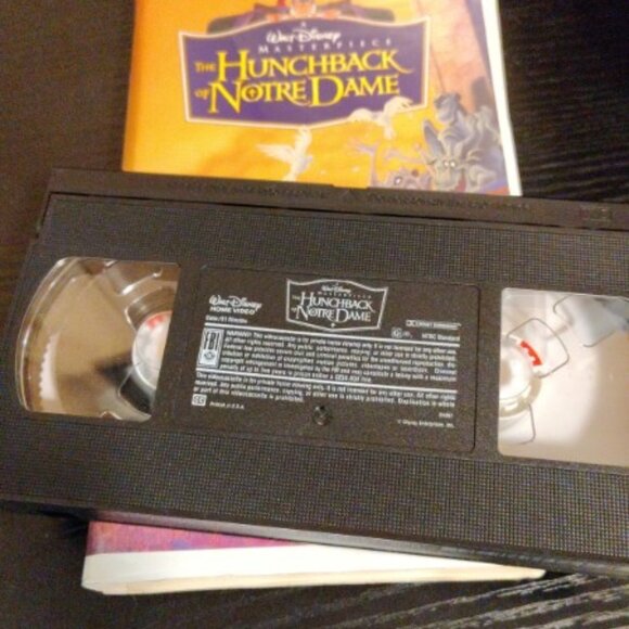 The Hunchback of Notre Dame (VHS) Walt Disneys Masterpiece - Picture 3 of 3
